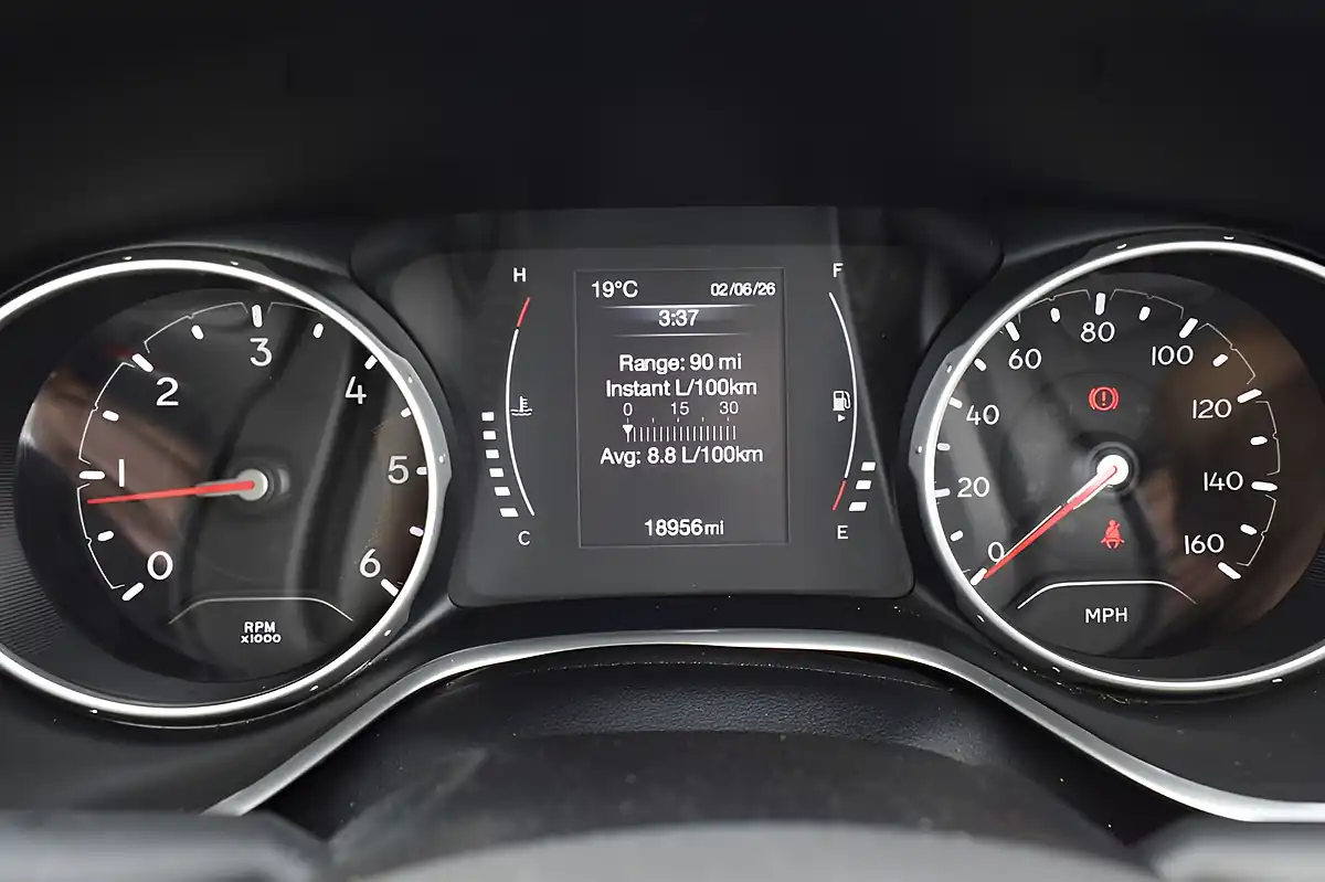 Used 2019 Jeep Compass Longitude Bronze - Interior and Exterior details 20