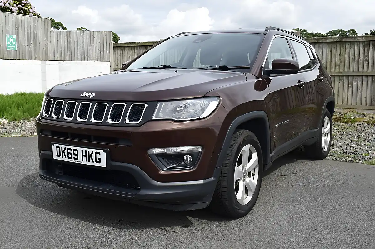 Used 2019 Jeep Compass Longitude Bronze - Interior and Exterior details 3