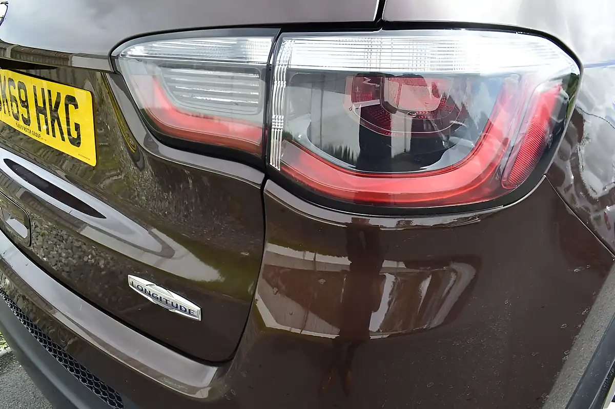 Used 2019 Jeep Compass Longitude Bronze - Interior and Exterior details 9