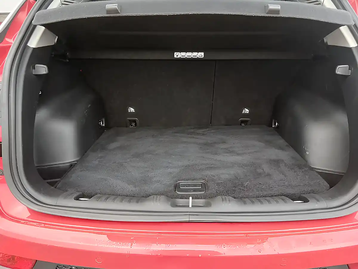 Used 2019 Jeep Compass Longitude Colorado Red - Interior and Exterior details 10