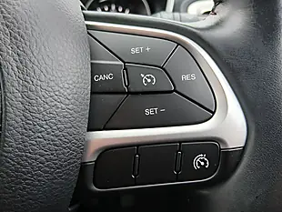 Used 2019 Jeep Compass Longitude Colorado Red - Interior and Exterior details 15