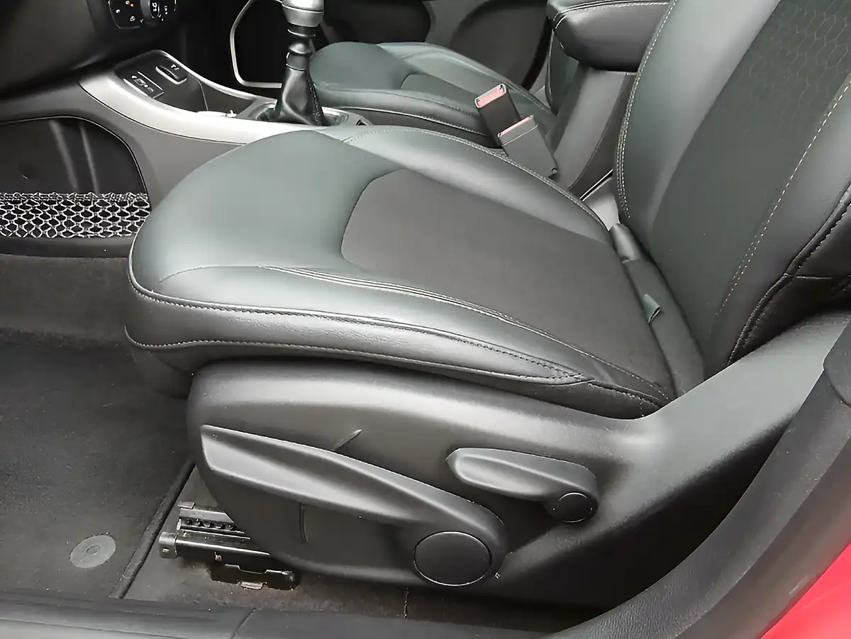Used 2019 Jeep Compass Longitude Colorado Red - Interior and Exterior details 19