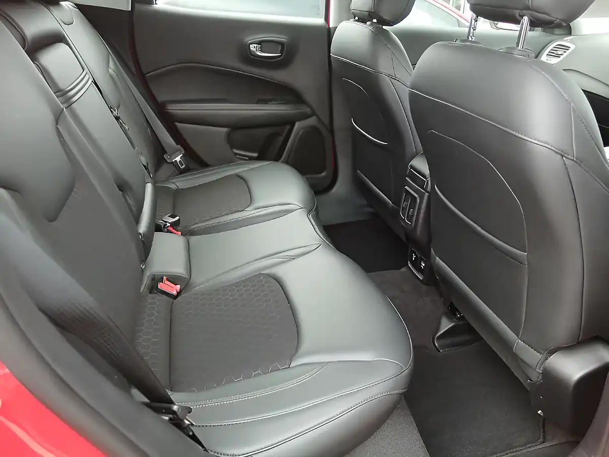 Used 2019 Jeep Compass Longitude Colorado Red - Interior and Exterior details 9