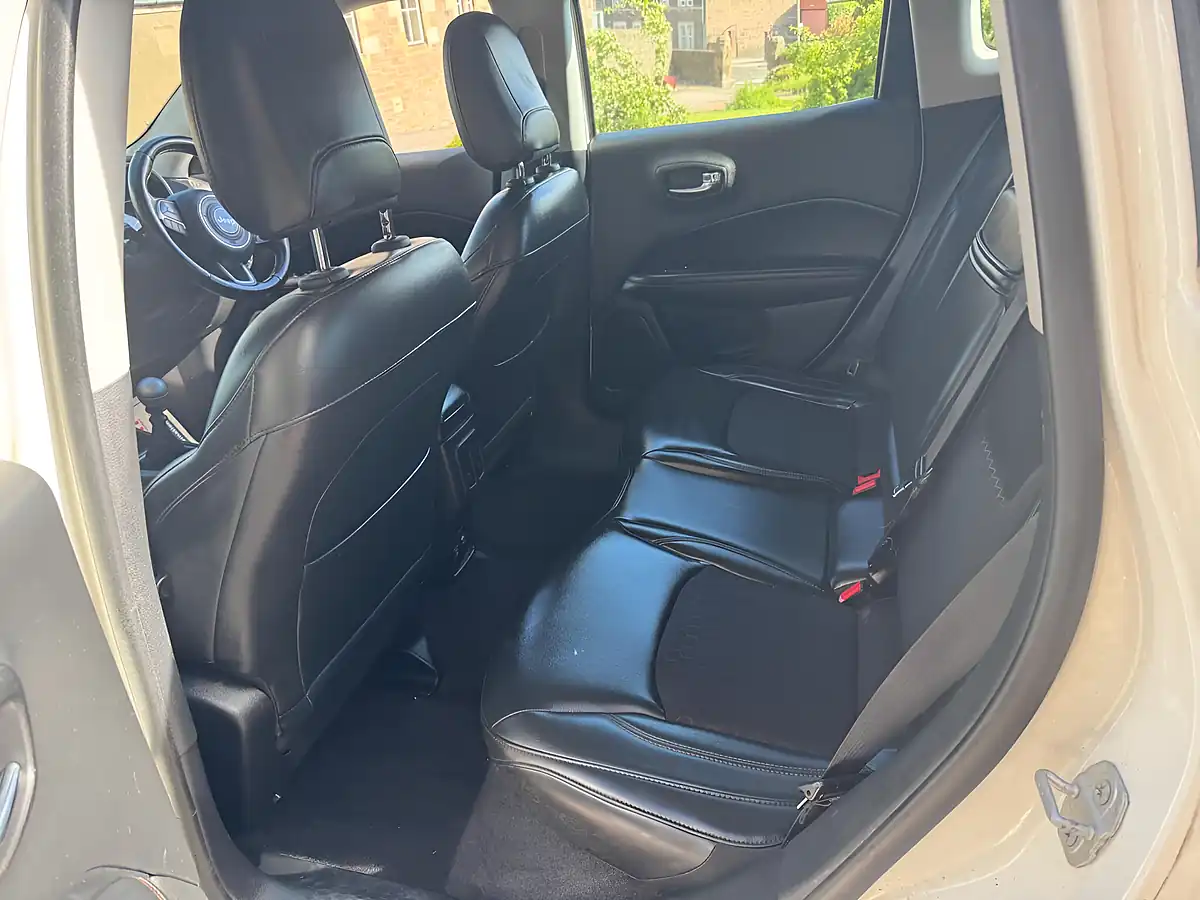 Used 2019 Jeep Compass Longitude White - Interior and Exterior details 10
