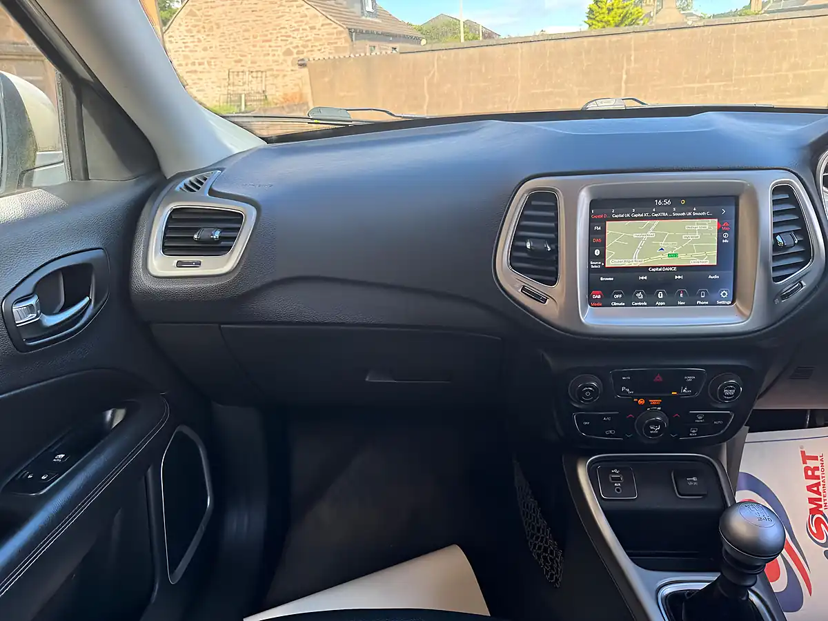 Used 2019 Jeep Compass Longitude White - Interior and Exterior details 12