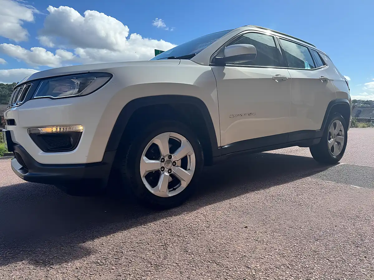 Used 2019 Jeep Compass Longitude White - Interior and Exterior details 3