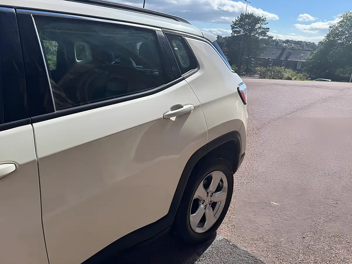 Used 2019 Jeep Compass Longitude White - Interior and Exterior details 8