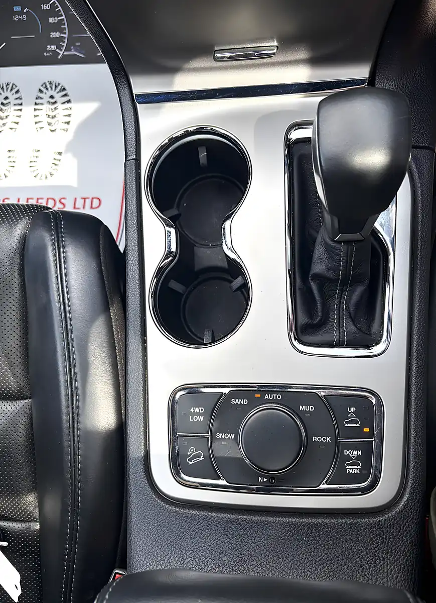 Used 2019 Jeep Grand Cherokee Overland Granite Grey - Interior and Exterior details 13