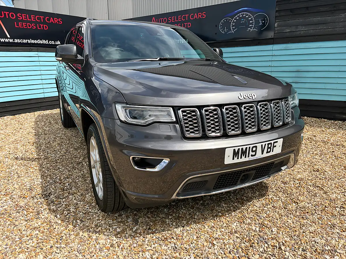 Used 2019 Jeep Grand Cherokee Overland Granite Grey - Interior and Exterior details 3