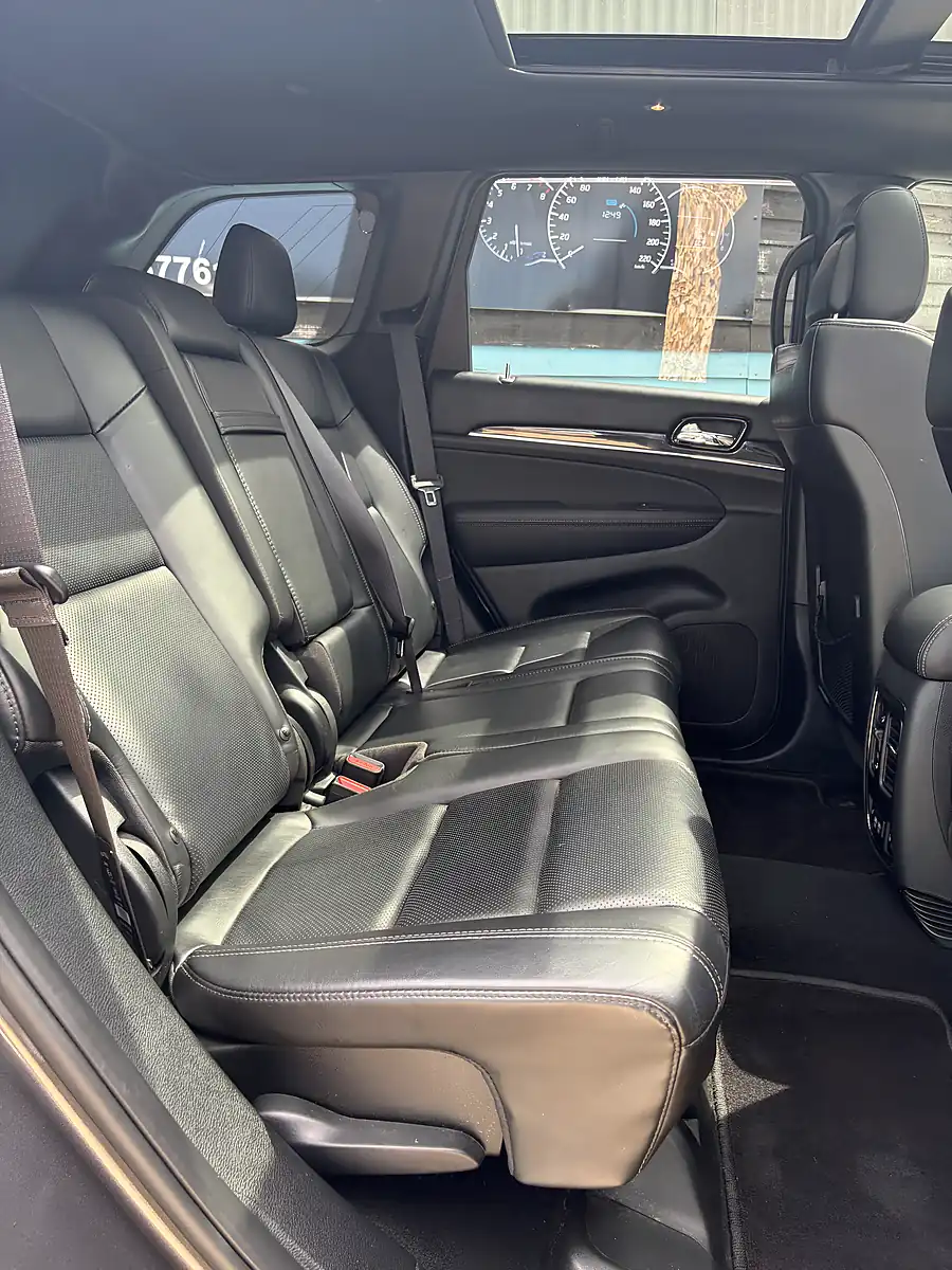 Used 2019 Jeep Grand Cherokee Overland Granite Grey - Interior and Exterior details 6