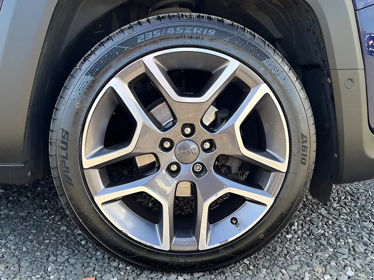 Used 2019 Jeep Renegade Limited Blue - Interior and Exterior details 17