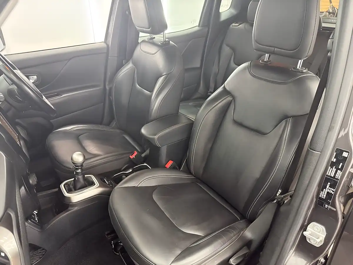Used 2019 Jeep Renegade Limited Granite Crystal Grey - Interior and Exterior details 12