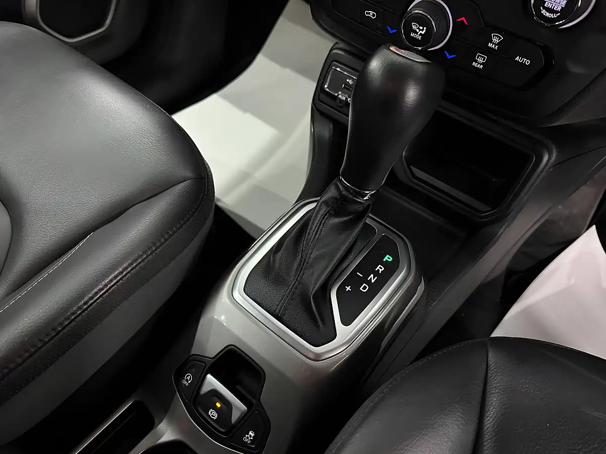 Used 2019 Jeep Renegade Limited Grey - Interior and Exterior details 13