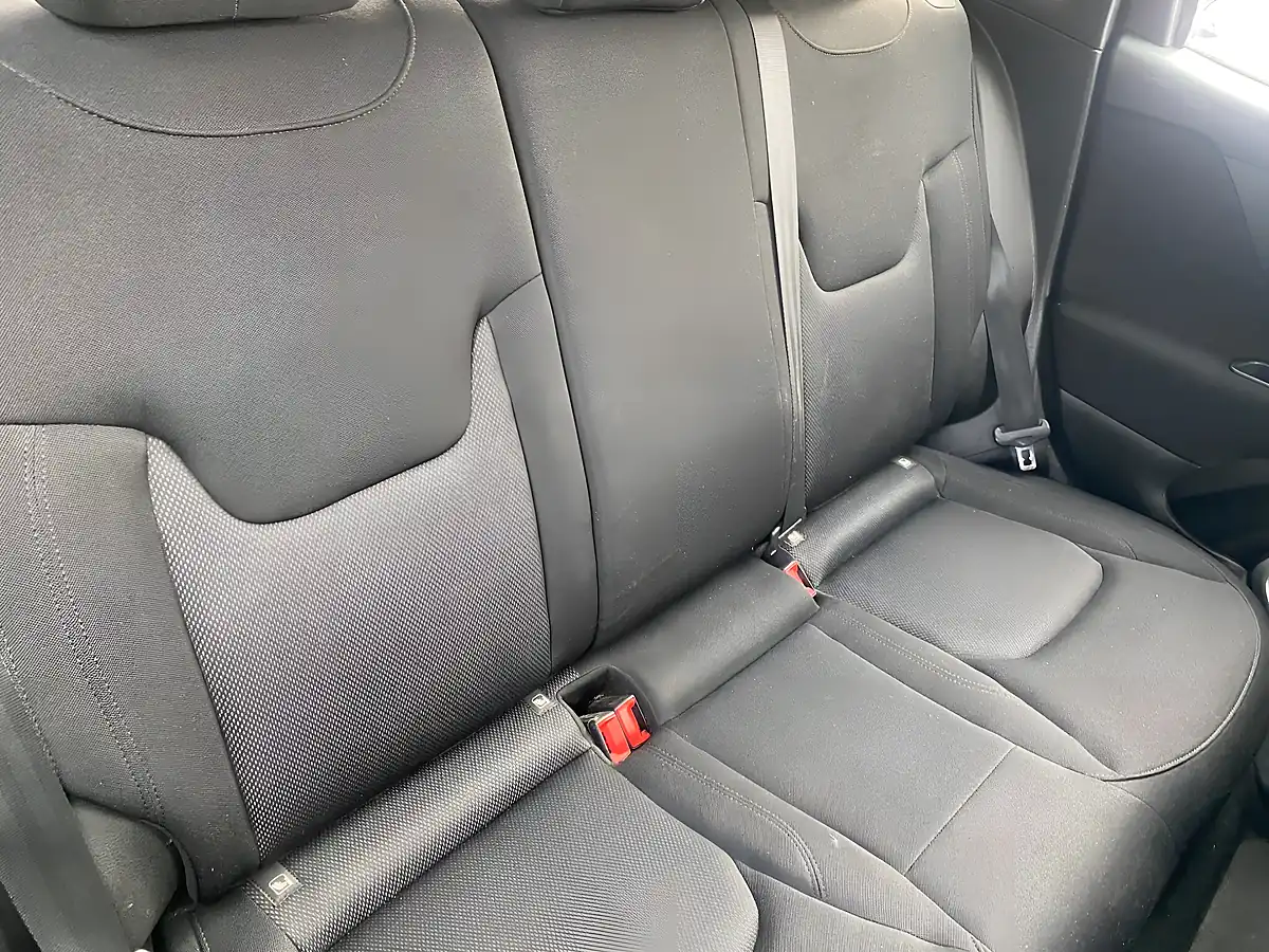 Used 2019 Jeep Renegade Longitude Black - Interior and Exterior details 11
