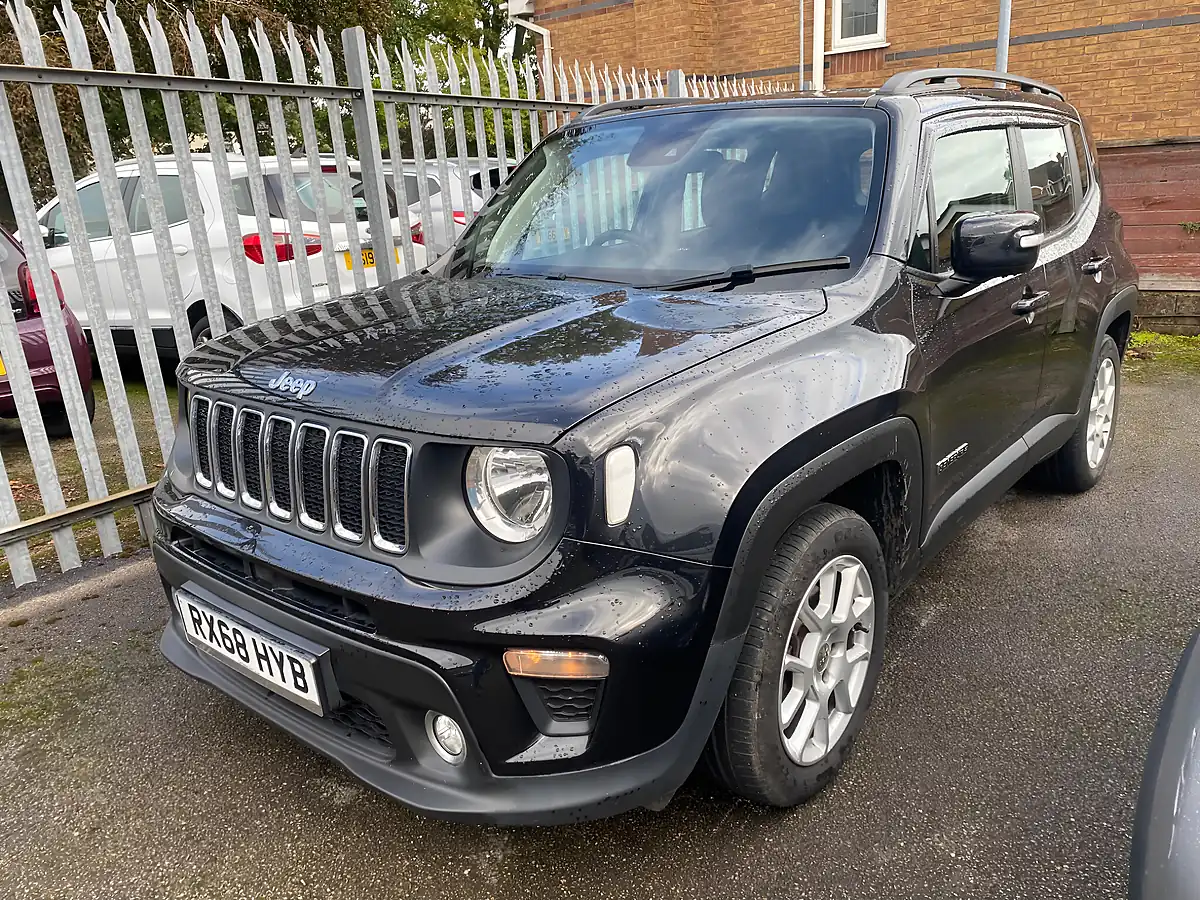 Used 2019 Jeep Renegade Longitude Black - Interior and Exterior details 3