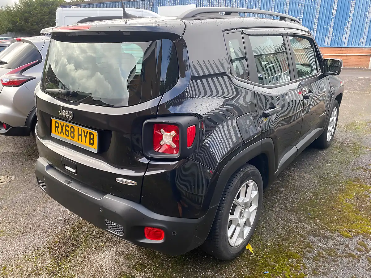 Used 2019 Jeep Renegade Longitude Black - Interior and Exterior details 5