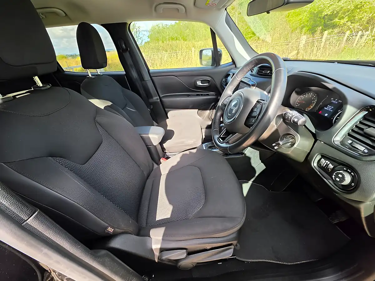 Used 2019 Jeep Renegade Night Eagle Black - Interior and Exterior details 10