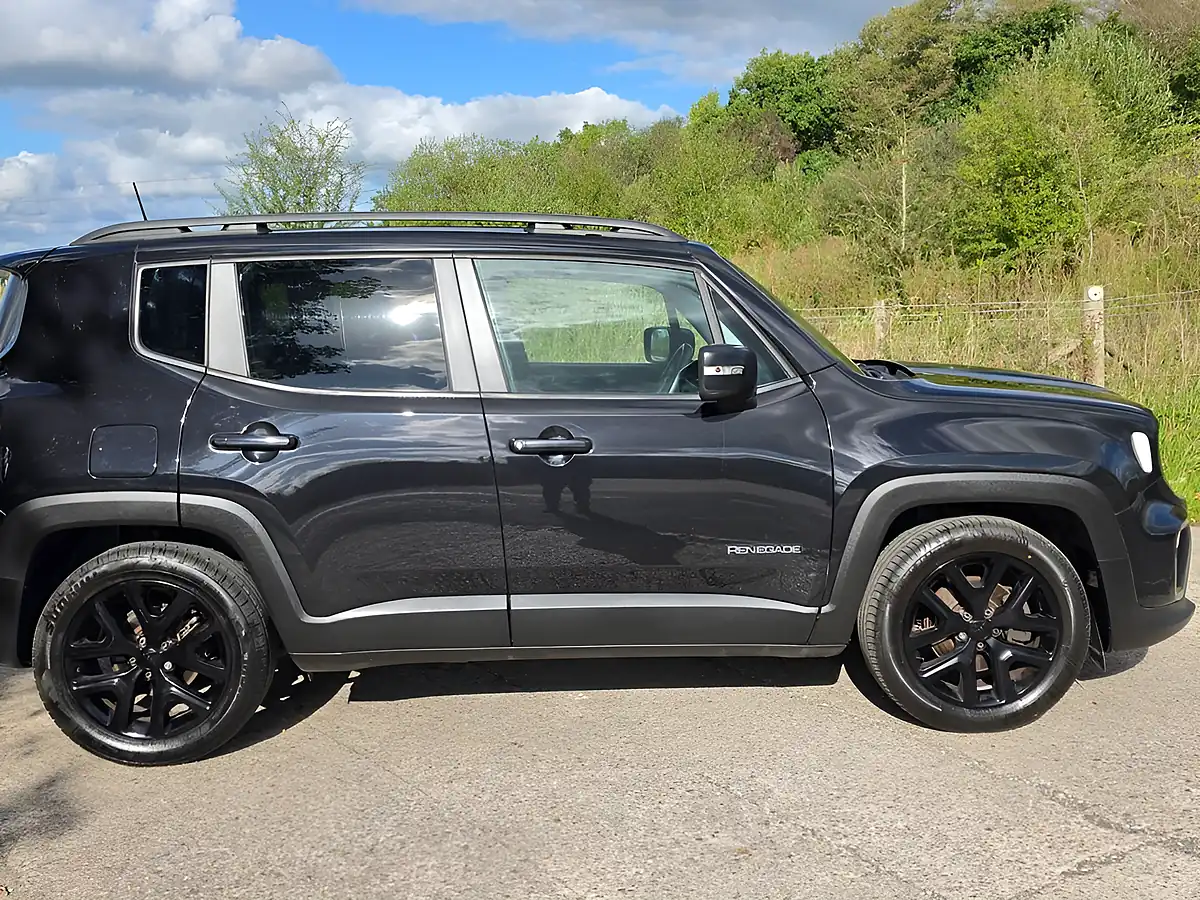 Used 2019 Jeep Renegade Night Eagle Black - Interior and Exterior details 8