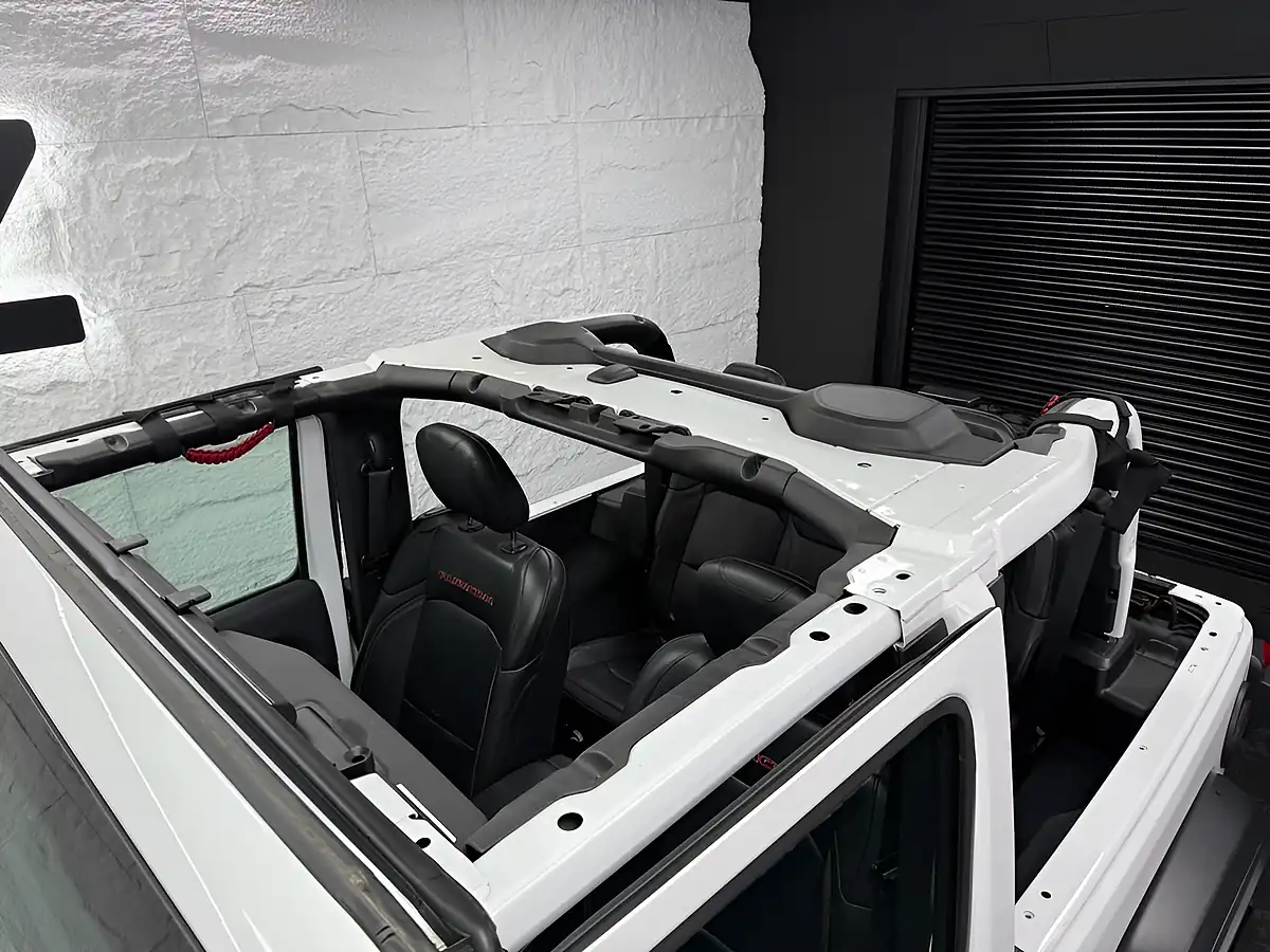 Used 2019 Jeep Wrangler Rubicon White - Interior and Exterior details 10