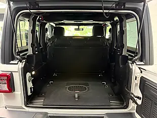 Used 2019 Jeep Wrangler Rubicon White - Interior and Exterior details 11