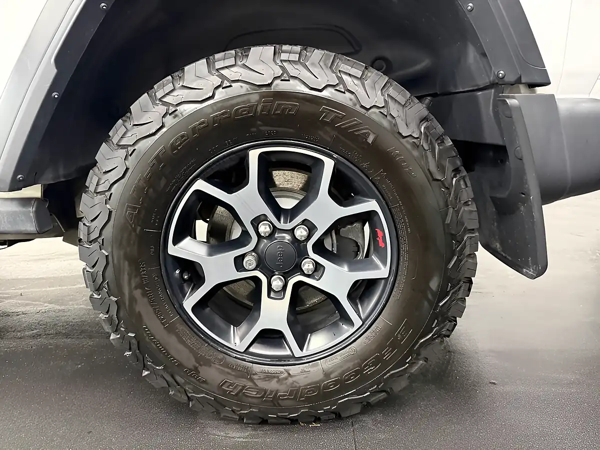 Used 2019 Jeep Wrangler Rubicon White - Interior and Exterior details 16