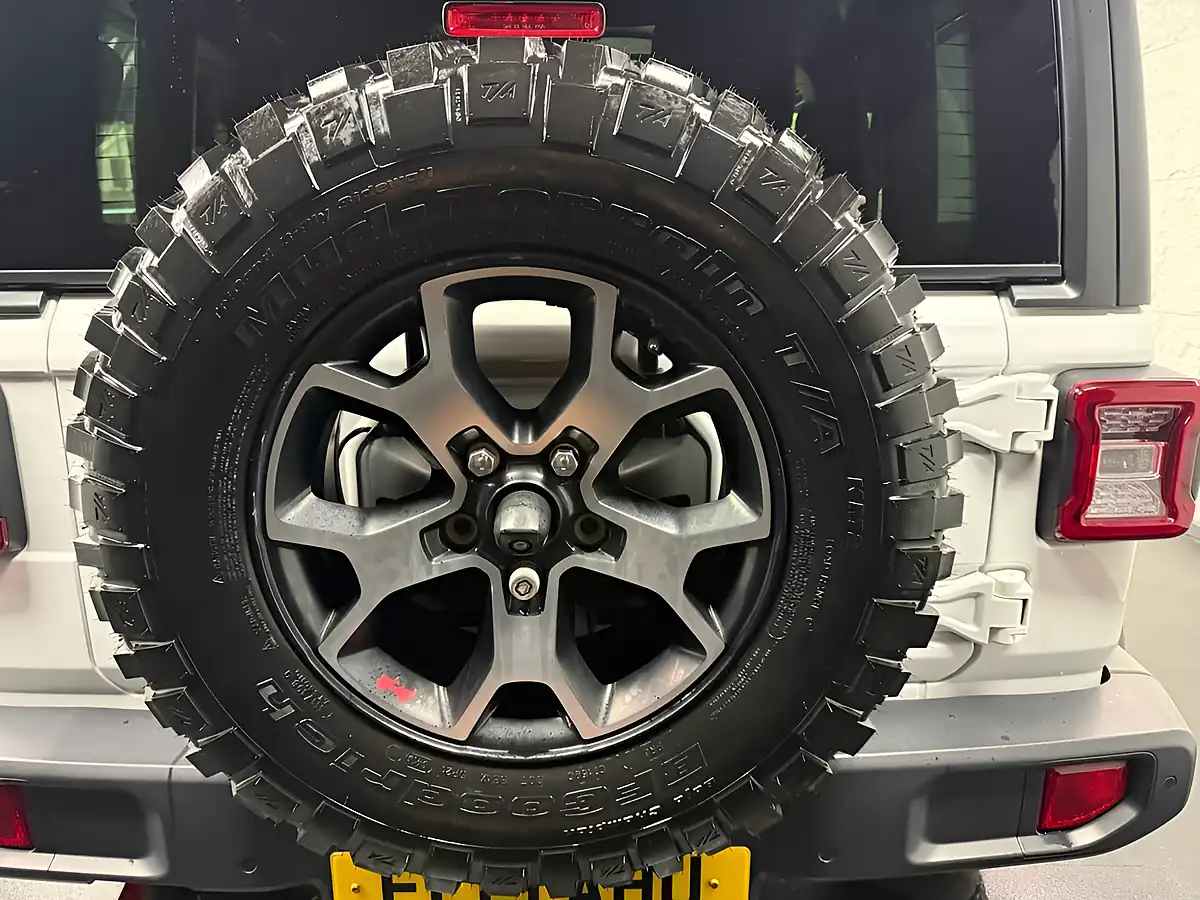 Used 2019 Jeep Wrangler Rubicon White - Interior and Exterior details 17