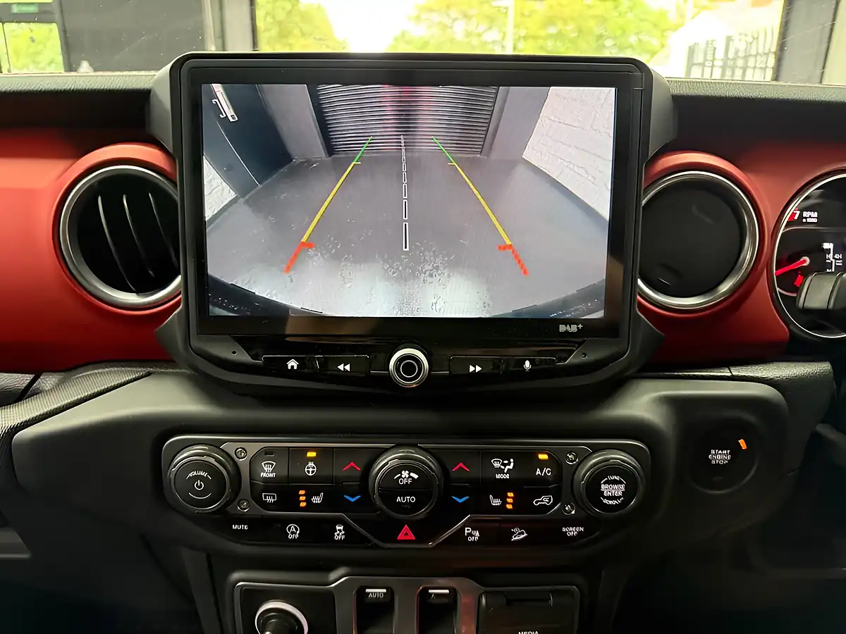 Used 2019 Jeep Wrangler Rubicon White - Interior and Exterior details 19