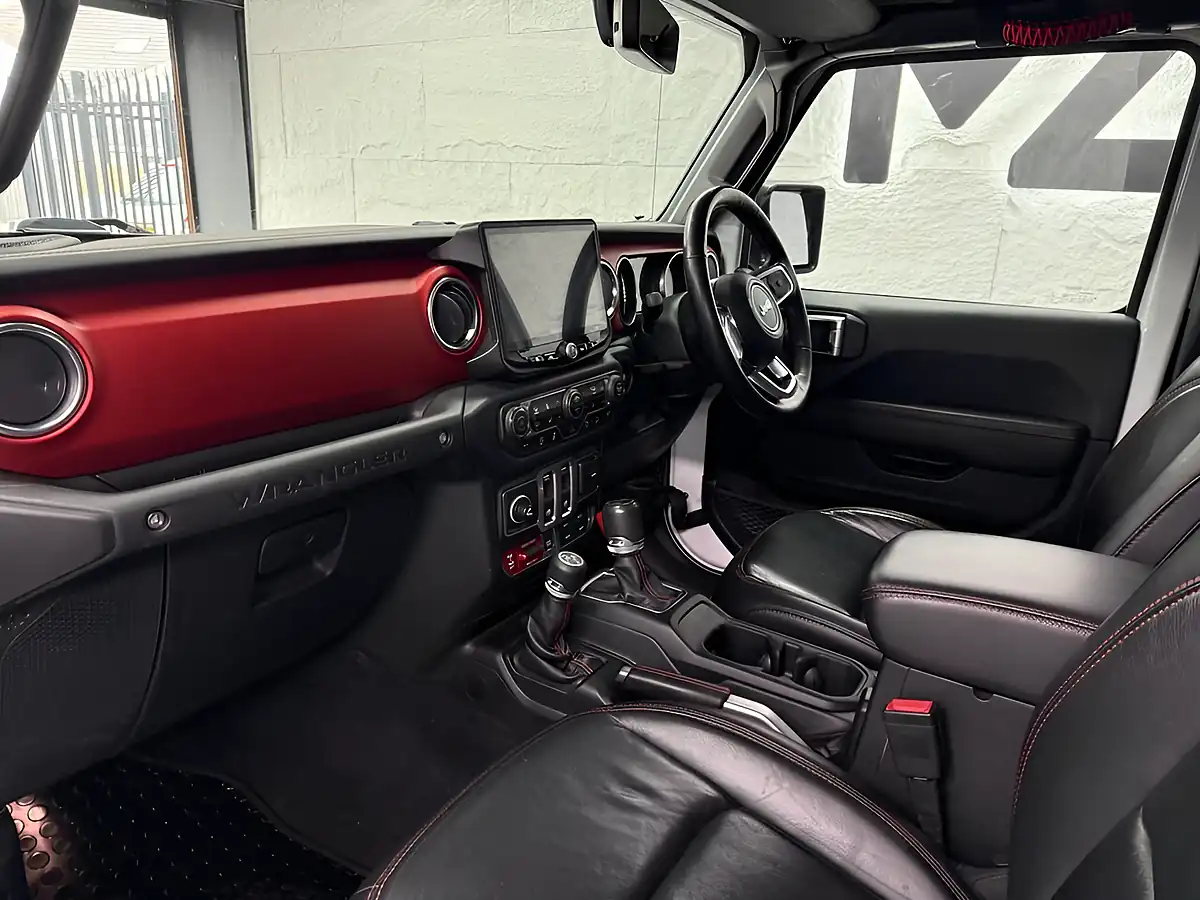 Used 2019 Jeep Wrangler Rubicon White - Interior and Exterior details 4
