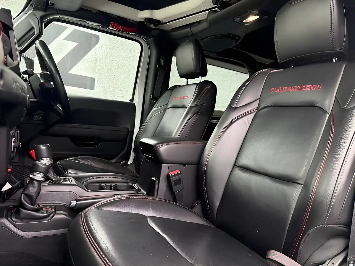 Used 2019 Jeep Wrangler Rubicon White - Interior and Exterior details 6