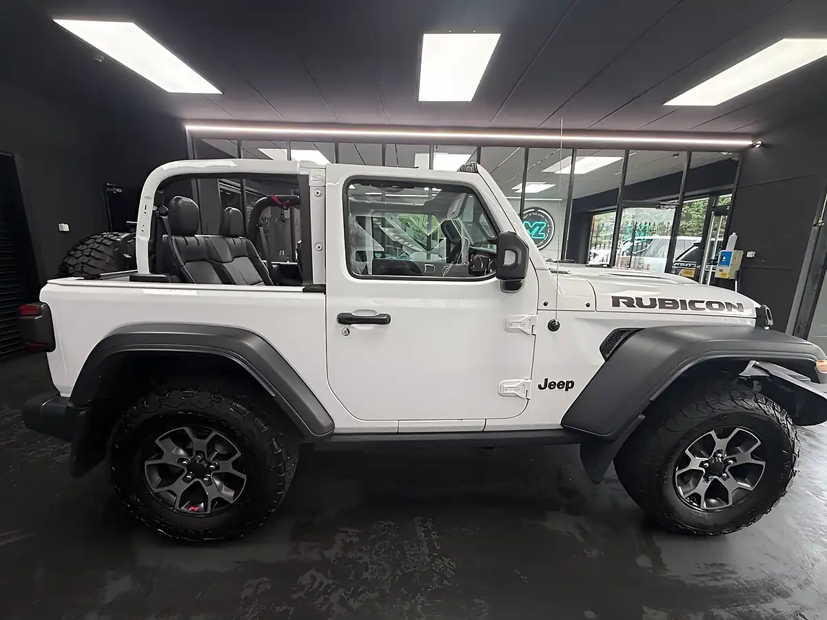 Used 2019 Jeep Wrangler Rubicon White - Interior and Exterior details 7