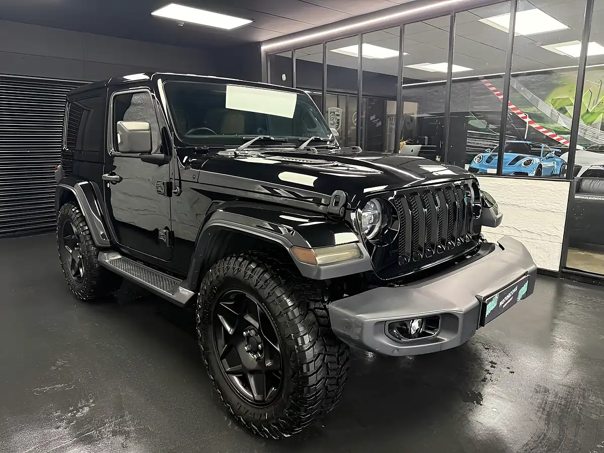 Used 2019 Jeep Wrangler Sahara Black - Interior and Exterior details 5