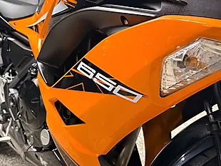 Used 2019 Kawasaki Ninja 650 Super Sports Orange - Interior and Exterior details 12