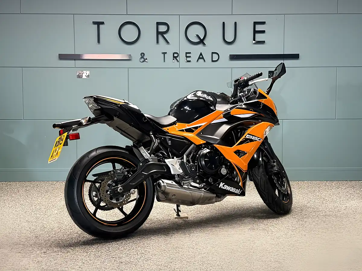 Used 2019 Kawasaki Ninja 650 Super Sports Orange - Interior and Exterior details 3