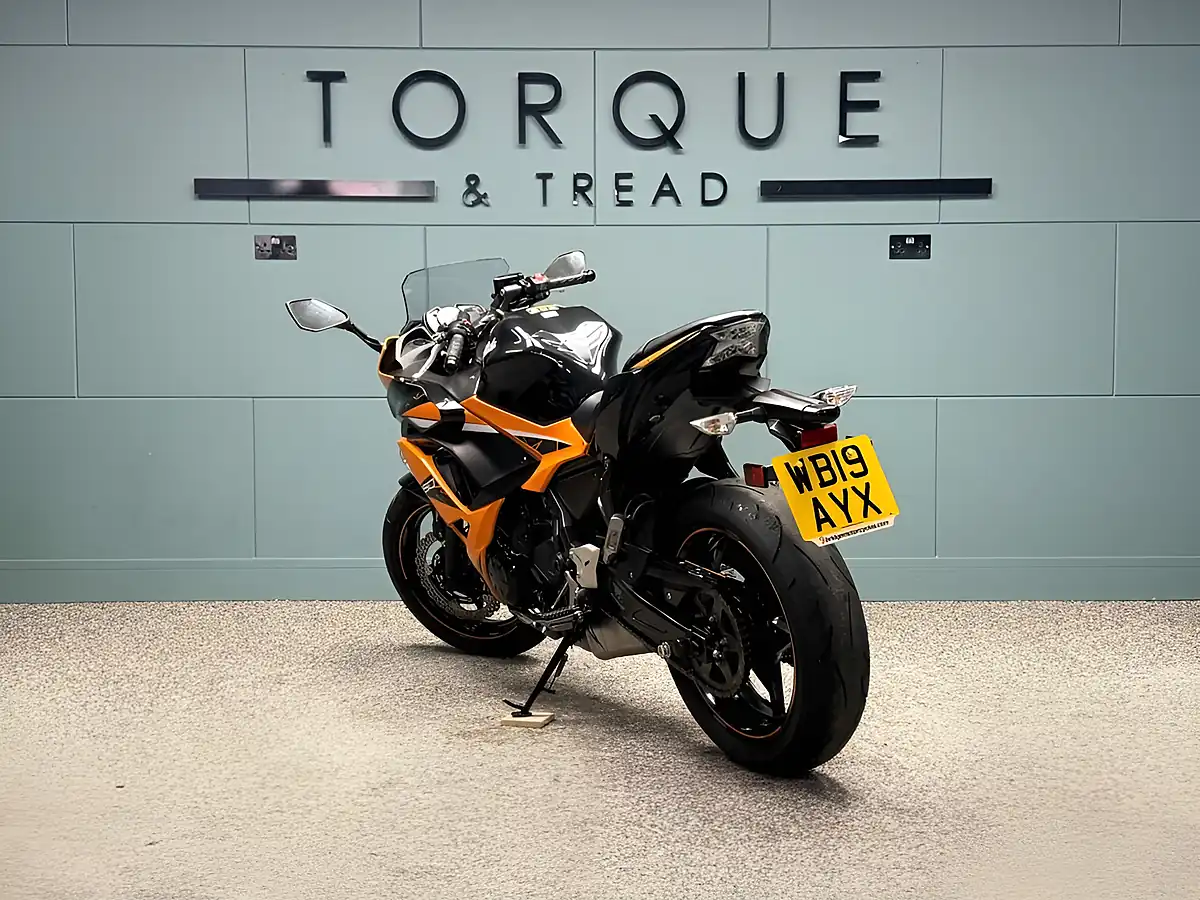 Used 2019 Kawasaki Ninja 650 Super Sports Orange - Interior and Exterior details 6
