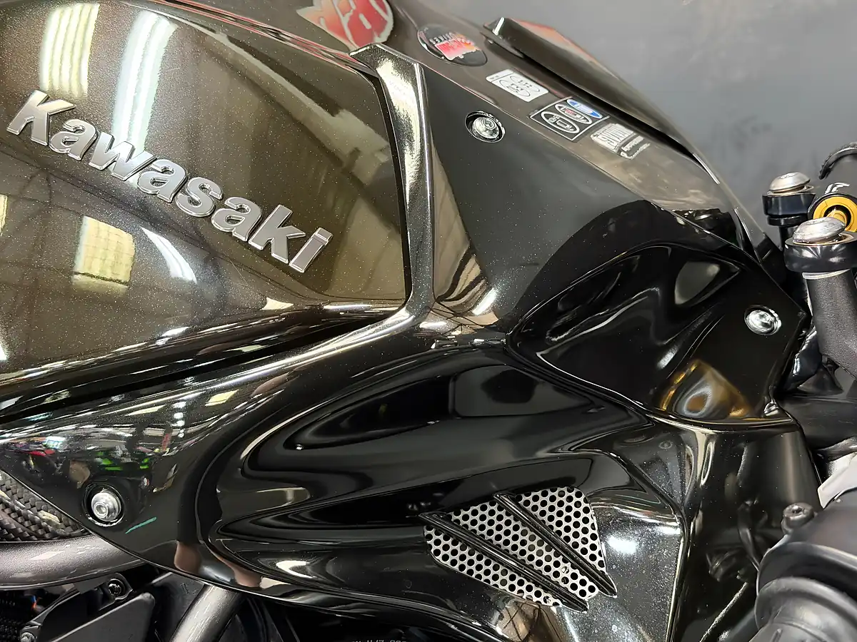 Used 2019 Kawasaki Ninja H2 1000 Grey - Interior and Exterior details 12