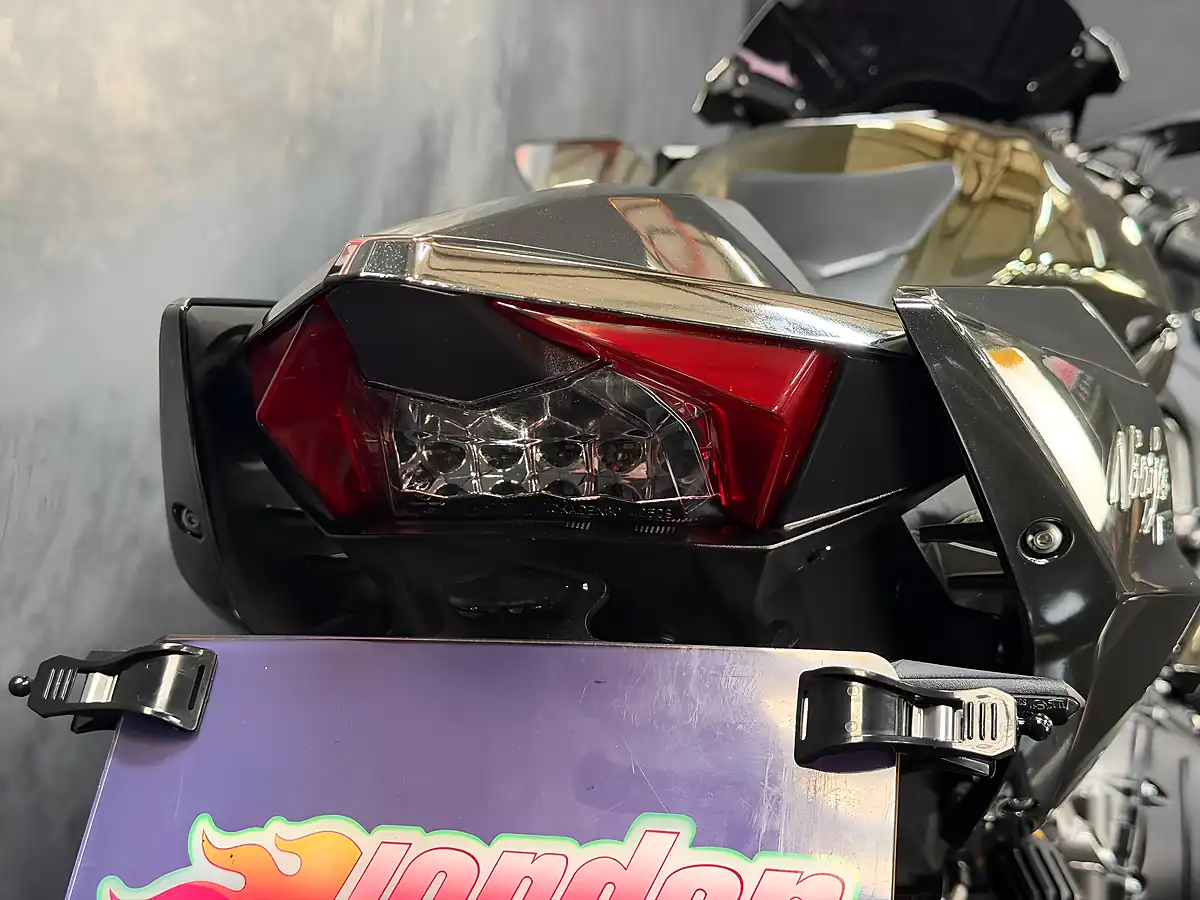 Used 2019 Kawasaki Ninja H2 1000 Grey - Interior and Exterior details 14