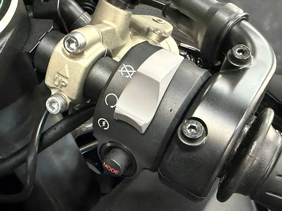 Used 2019 Kawasaki Ninja H2 1000 Grey - Interior and Exterior details 15
