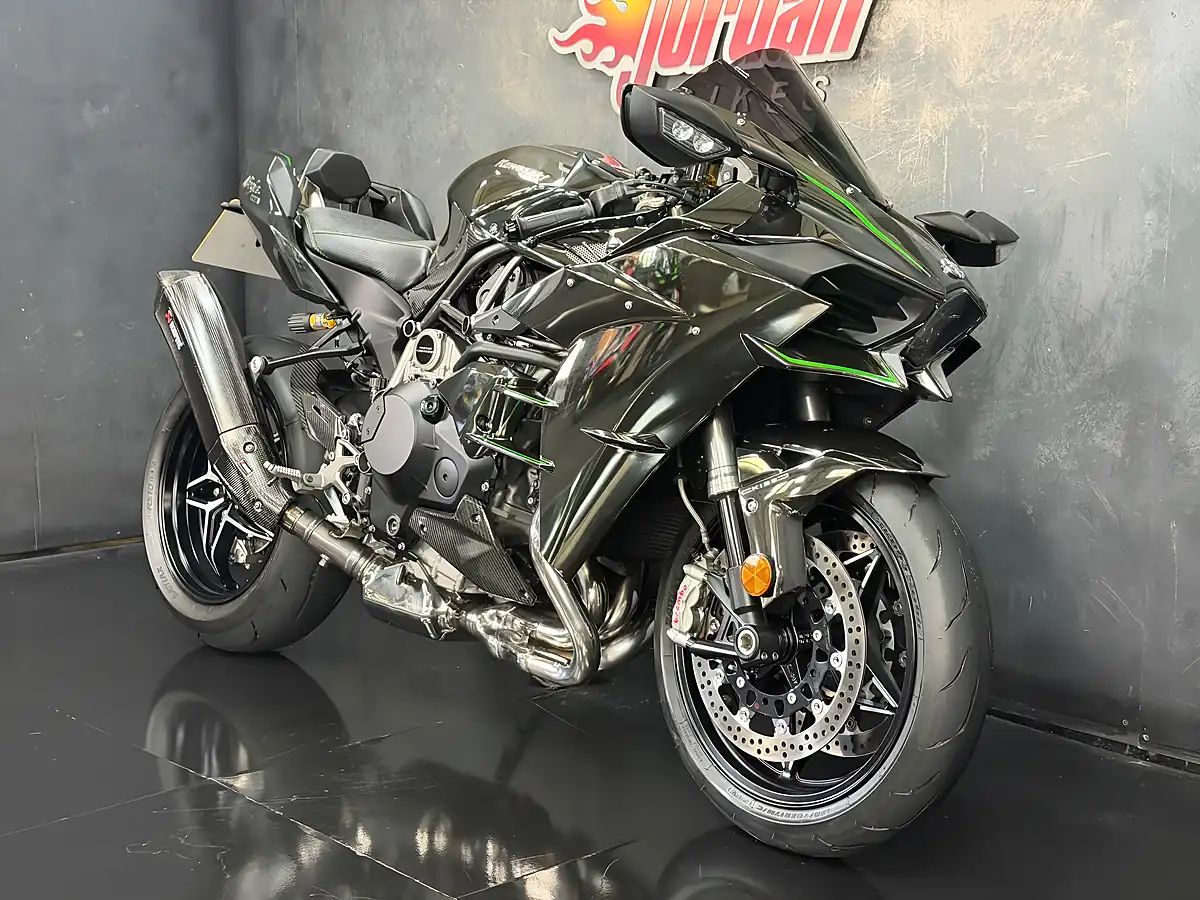 Used 2019 Kawasaki Ninja H2 1000 Grey - Interior and Exterior details 4