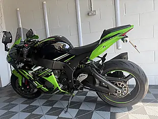 Used 2019 Kawasaki Ninja ZX-10R Krt Replica Green - Interior and Exterior details 14