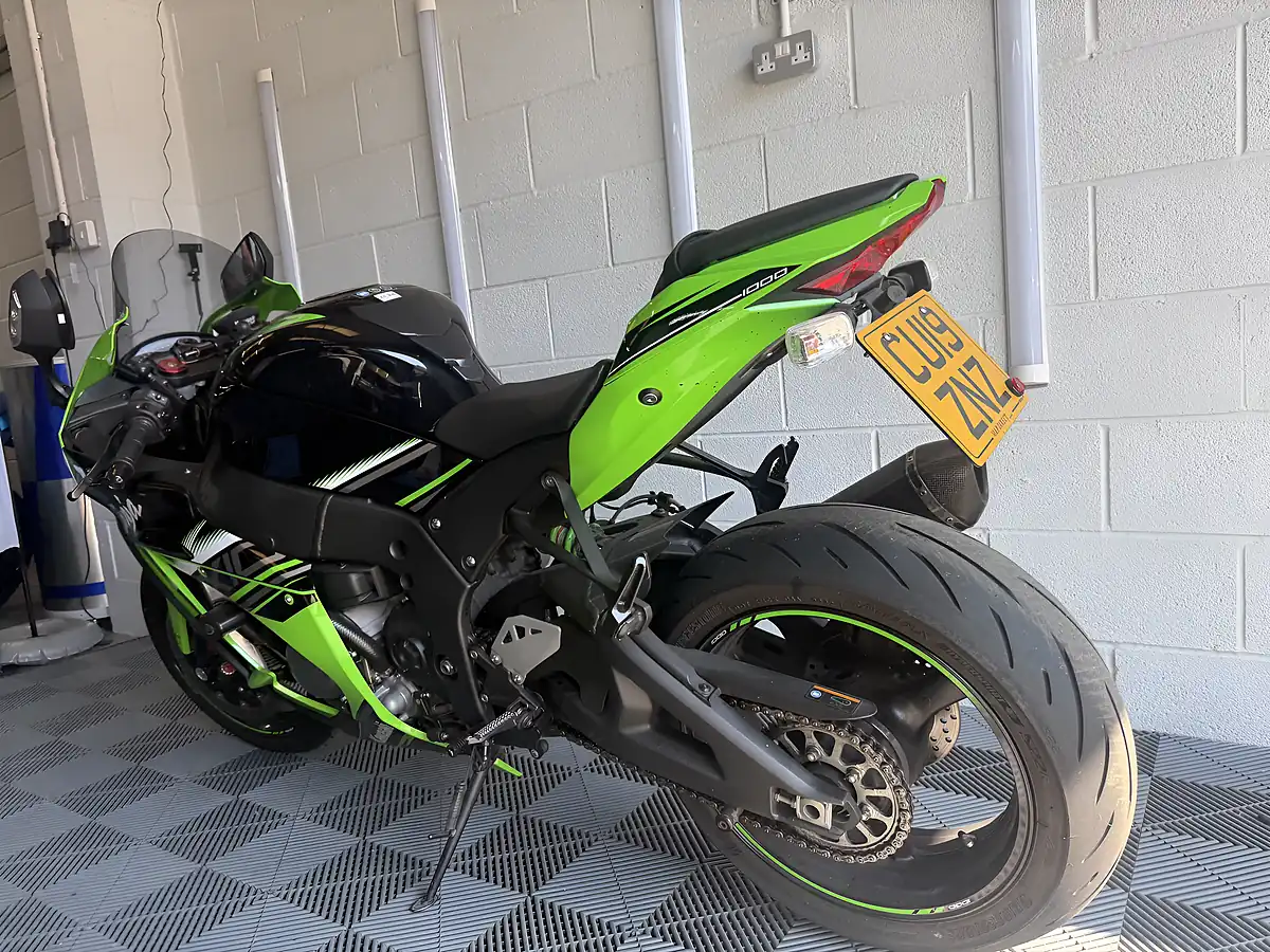 Used 2019 Kawasaki Ninja ZX-10R Krt Replica Green - Interior and Exterior details 16