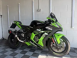 Used 2019 Kawasaki Ninja ZX-10R Krt Replica Green - Interior and Exterior details 3