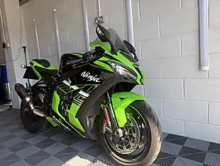 Used 2019 Kawasaki Ninja ZX-10R Krt Replica Green - Interior and Exterior details 5