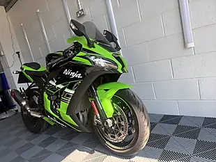 Used 2019 Kawasaki Ninja ZX-10R Krt Replica Green - Interior and Exterior details 6