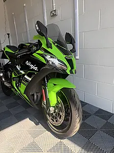 Used 2019 Kawasaki Ninja ZX-10R Krt Replica Green - Interior and Exterior details 7
