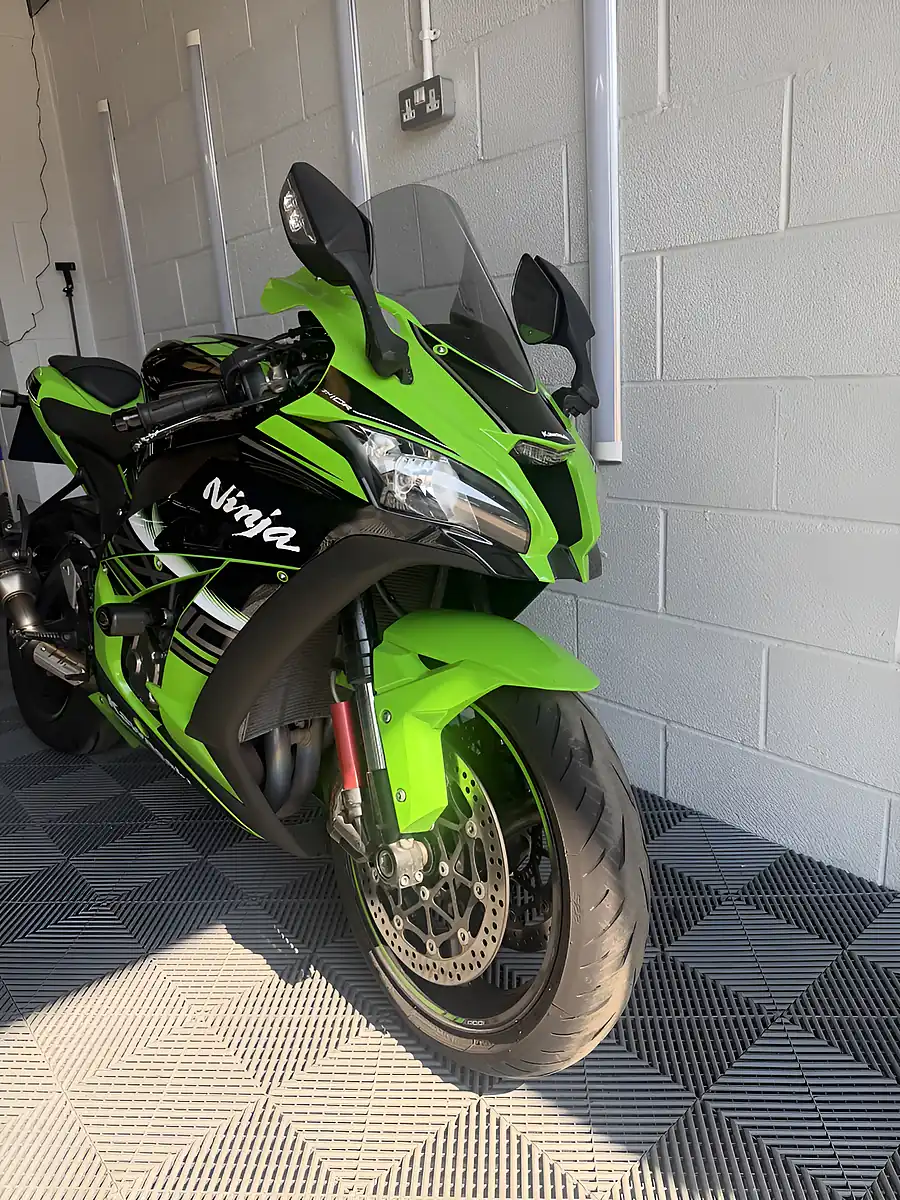 Used 2019 Kawasaki Ninja ZX-10R Krt Replica Green - Interior and Exterior details 7