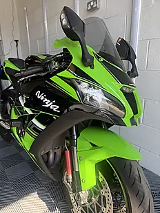 Used 2019 Kawasaki Ninja ZX-10R Krt Replica Green - Interior and Exterior details 8