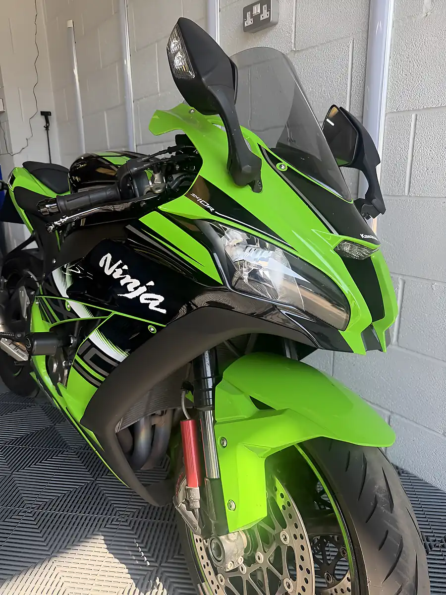Used 2019 Kawasaki Ninja ZX-10R Krt Replica Green - Interior and Exterior details 8