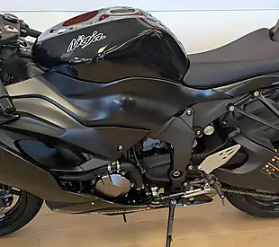 Used 2019 Kawasaki Ninja ZX-6R Black - Interior and Exterior details 10