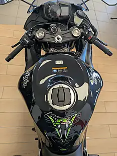 Used 2019 Kawasaki Ninja ZX-6R Black - Interior and Exterior details 14