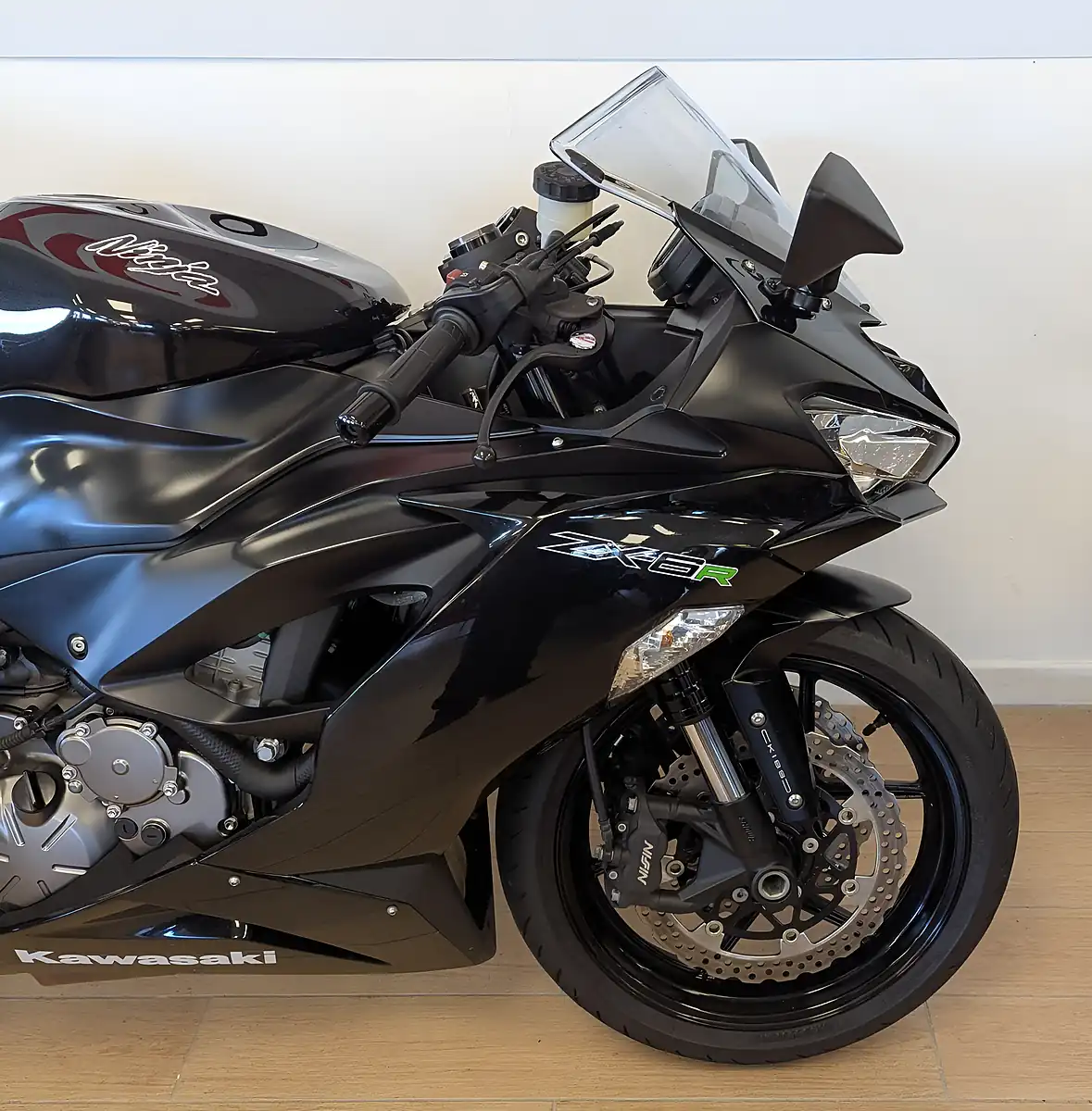 Used 2019 Kawasaki Ninja ZX-6R Black - Interior and Exterior details 2